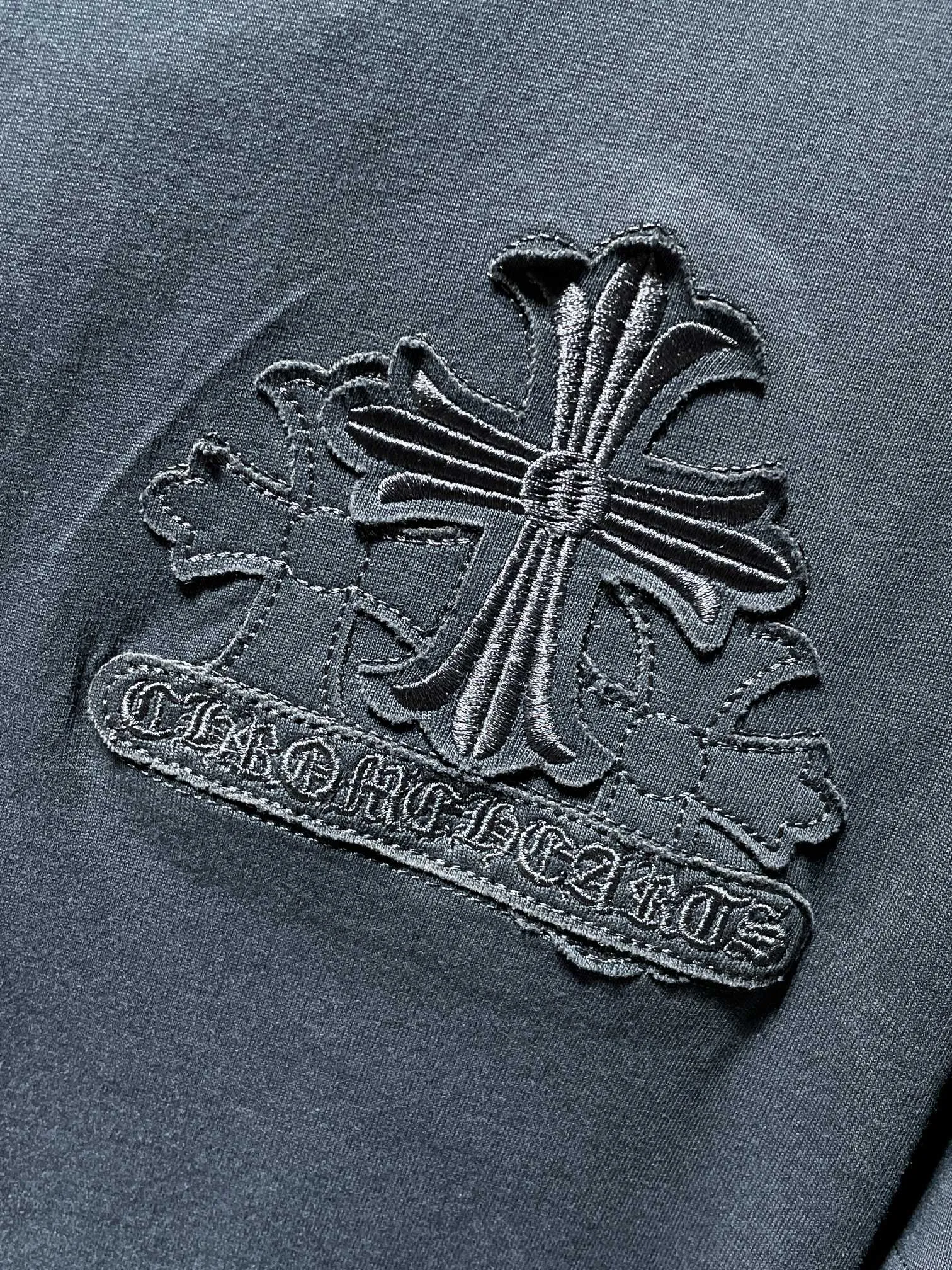 P170 New in summer. Chrome Hearts 25ss High-weight, environmentally friendly and high-quality top-quality fabric 260g~285g Chrome Horseshoe Sanskrit patch short-sleeves Heavy-duty pure hand-cut patch embroidery technology Counter synchronization 1:1 replica version Recommended color: black Gray Size: S, M, L, XL